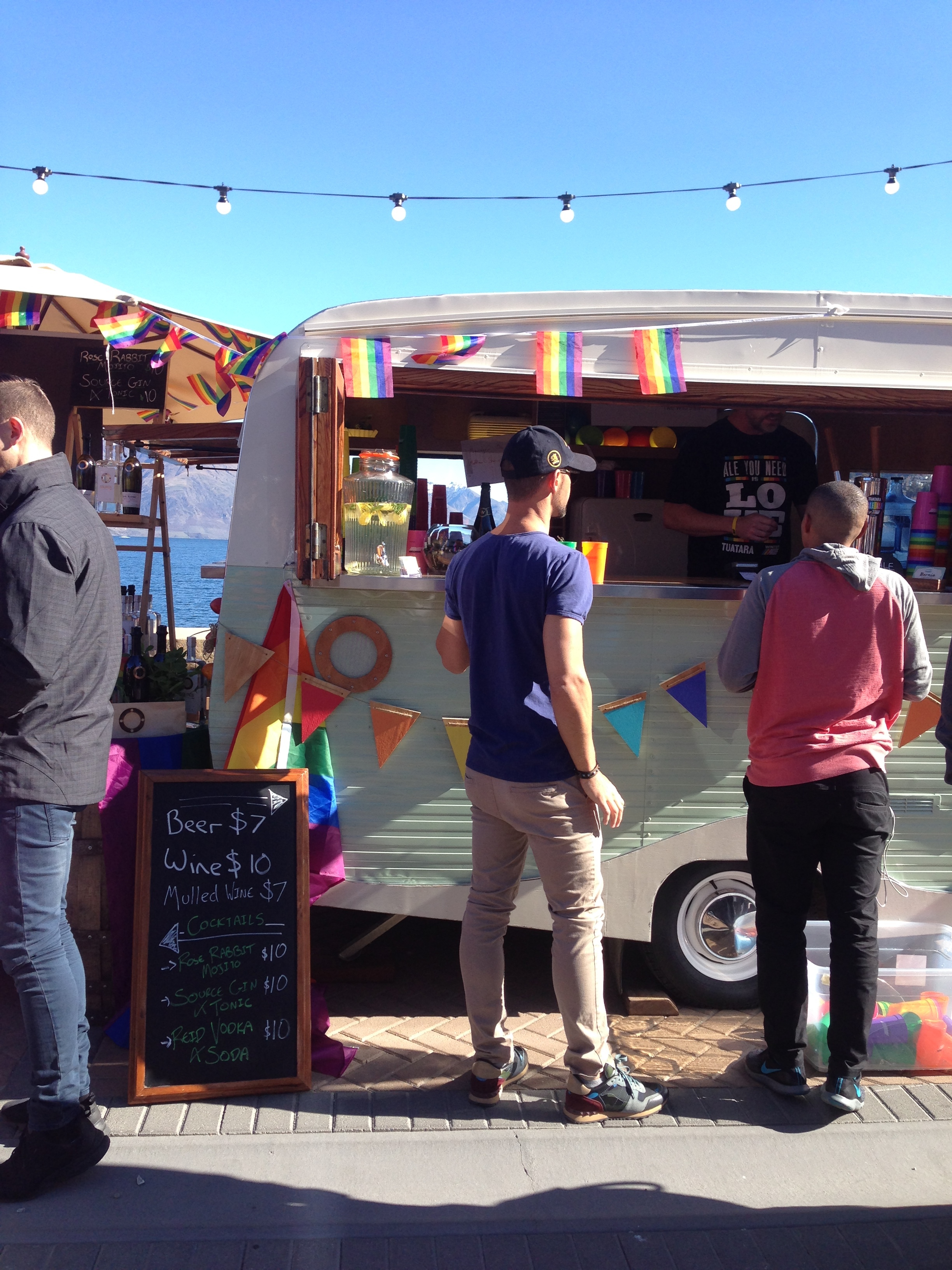 Bernie Caravan Bar